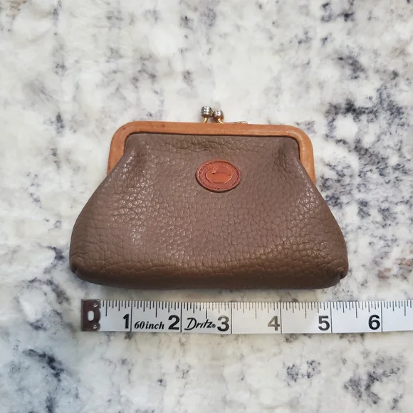 Rare Vintage Dooney & Bourke All Weather Leather Taupe KissLock Coin Purse/Pouch - Picture 6 of 10
